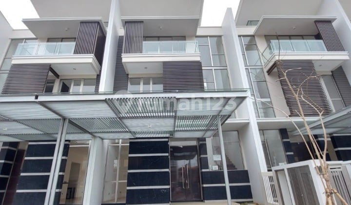 DISEWAKAN RUMAH PIK MOZART GOLFISLAND UK 160M2 3LT BEST DEAL JAKARTA UTARA