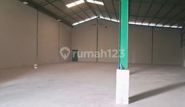 Gudang Zona Industri Bebas Pungli Strategis Nempel Tol