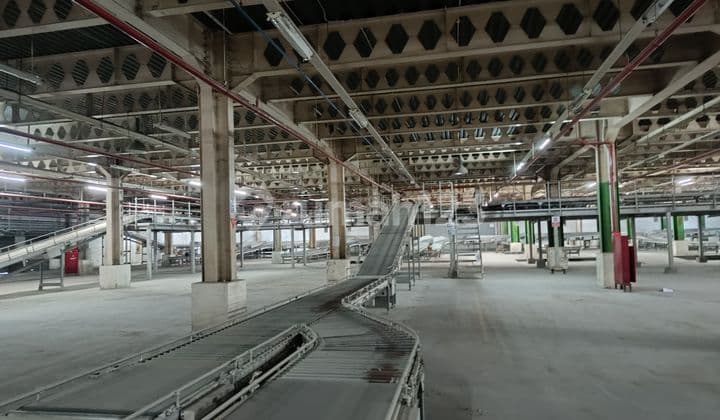 Gudang Siap Pakai Ada Lift Barang Dekat Exit Tol Cikarang Barat