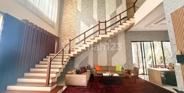 Rumah Mewah Siap Huni Di Cluster Delatinos Dekat Akses Tol