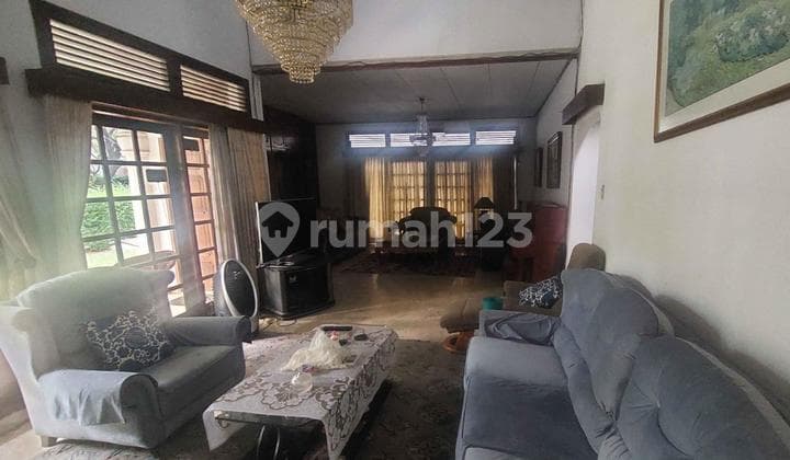 Luxury House in Kuningan South Jakarta Strategic Access Good SHM