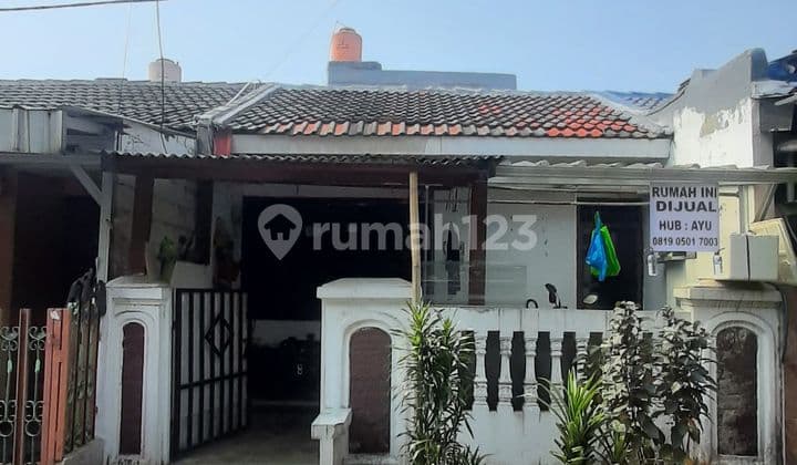 House in Pamulang Permai 2 with SHM, Close to Main Road, Strategic Location.