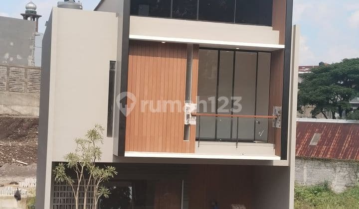 Rumah Setraduta Bandung 2 Lantai Baru Lux