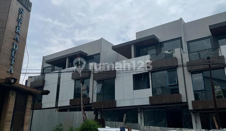 Ruko Baru 3 Lantai Siap Pakai di Setra Duta Bandung