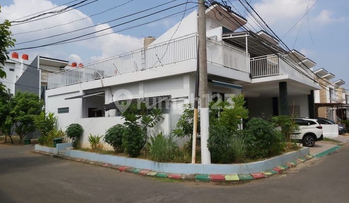 Rumah Hoek Murah Strategis di Komplek Courtyard Karawang