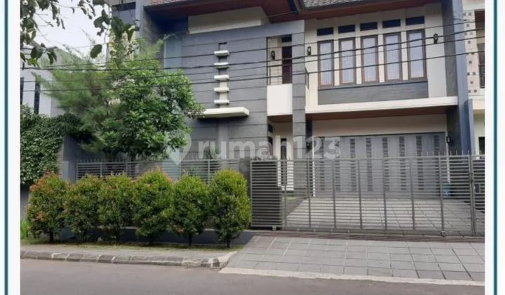 Rumah 2 Lantai Terawat di Komplek Batununggal Estate Bandung