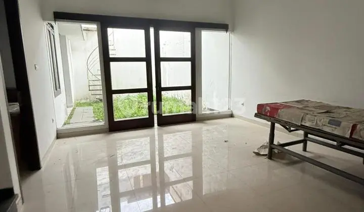 Rumah 2 Lantai Siap Huni di Singgasana Pradana
