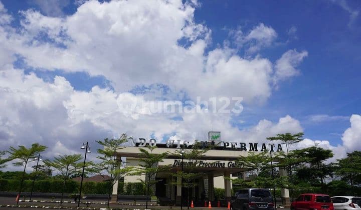 Gedung Galery 3 Lantai Strategis di Komplek Citra Green Dago