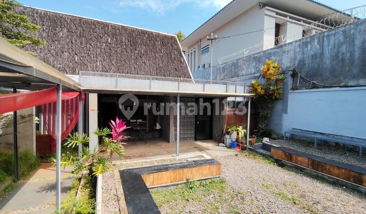 Rumah Cafe Strategis di Ciumbuleuit Bandung
