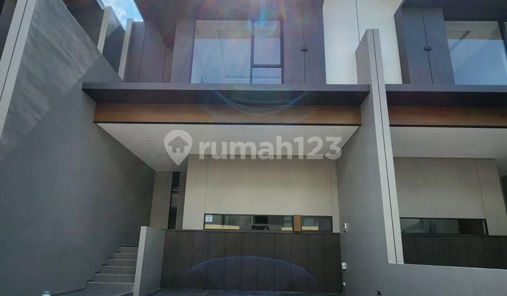 Rumah Baru Corner 2 Lantai di Setra Duta Grande