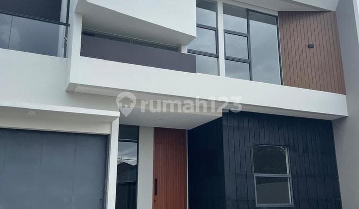 Rumah Modern Minimalis Dalam Cluster di Batununggal