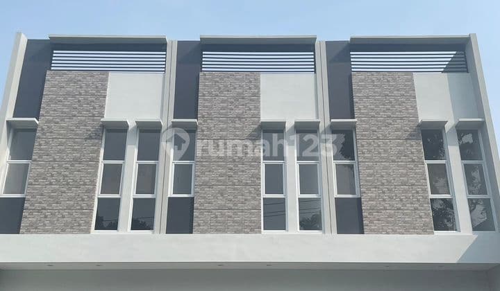 Ruko Baru 2 Lantai Strategis di Kolonel Masturi Cimahi