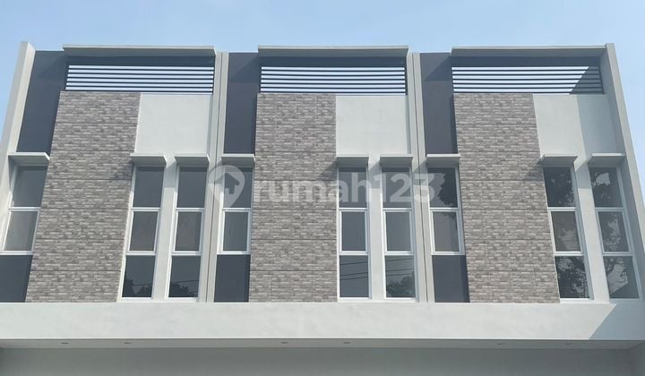 Ruko Baru 2 Lantai Strategis di Kolonel Masturi Cimahi