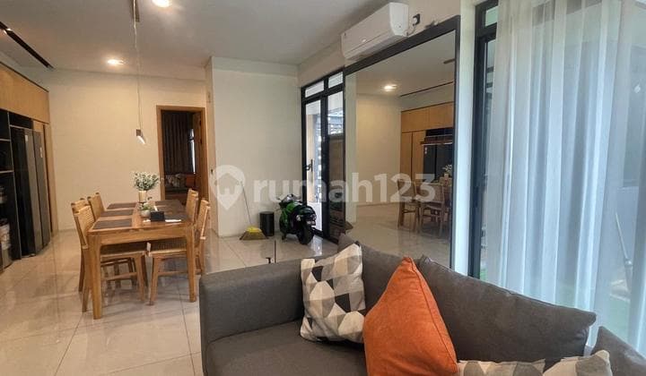 Rumah Cantik Full Furnished di Nayapati Kbp