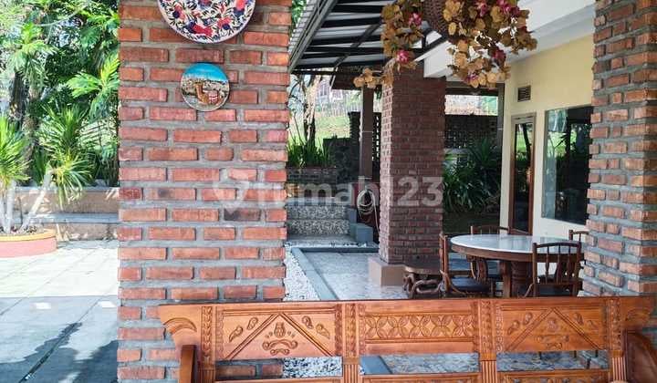 Asri 2-Story Villa with Rice Field View in Leles Garut