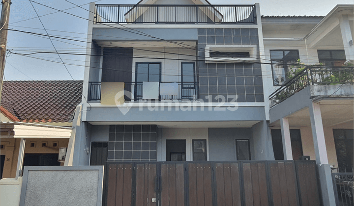 Rumah Megah 3 lantai Bsd Villa Melati Siap Huni