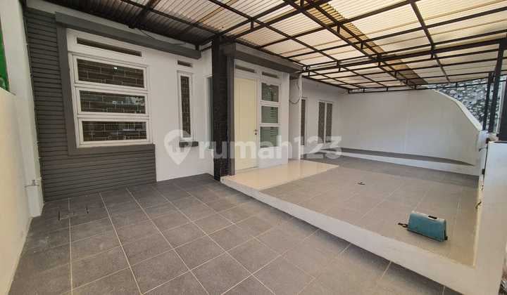 Good Hook House Serpong Park Ready to Live In and Flood-Free