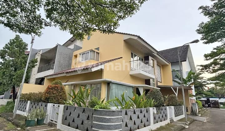2-Story Hook House in New Grand Cireundeu, Tangsel - Spacious & Comfortable