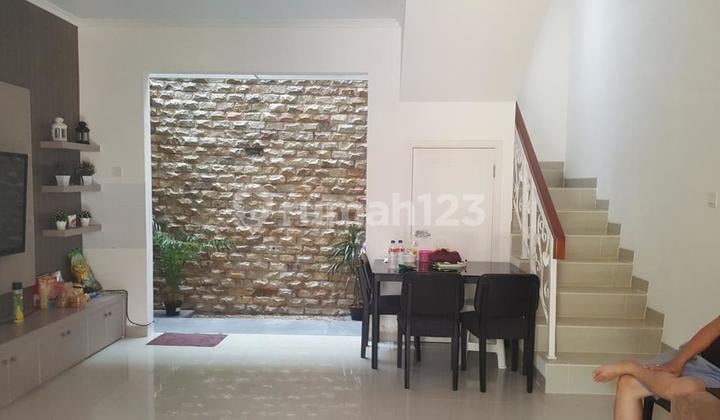 2-Story Renovated House in Karelia Village, Tangerang