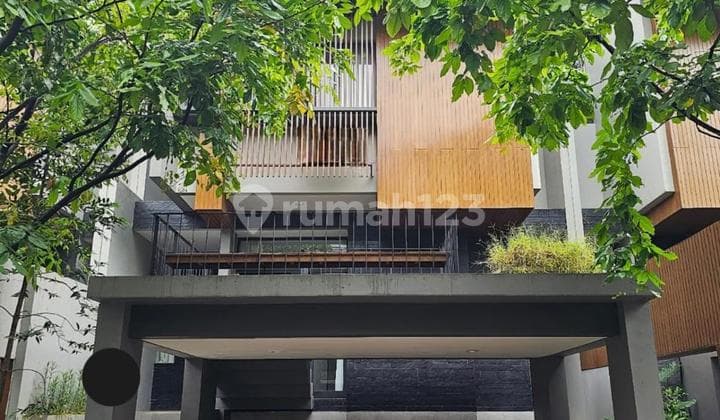 Jual Cepat Rumah 2.5lt + Attick Room di Kawasan Greenwich Park