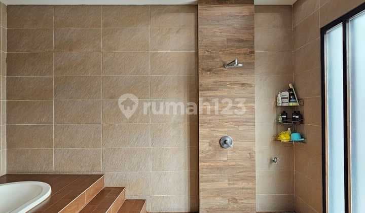 Di Jual Cepat Rumah Homey 2 Lantai Yang Sudah Siap Huni