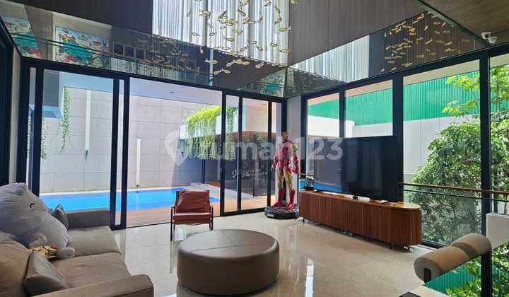 Disewakan Rumah Super Mewah di Kawasan Lyndon Nava Park BSD