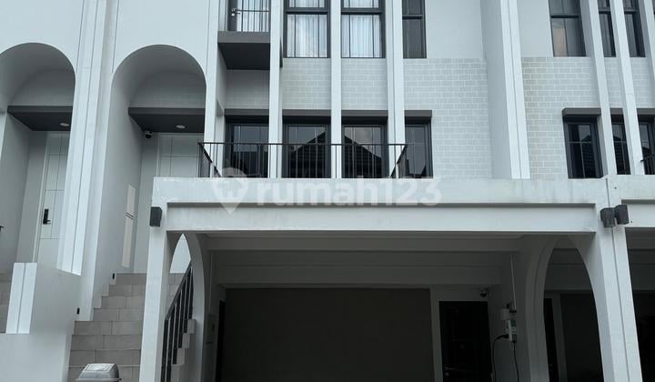 FOR SALE RUMAH RENOVATED BAGUS BANGET SIAP HUNI ARTHER BSD CITY