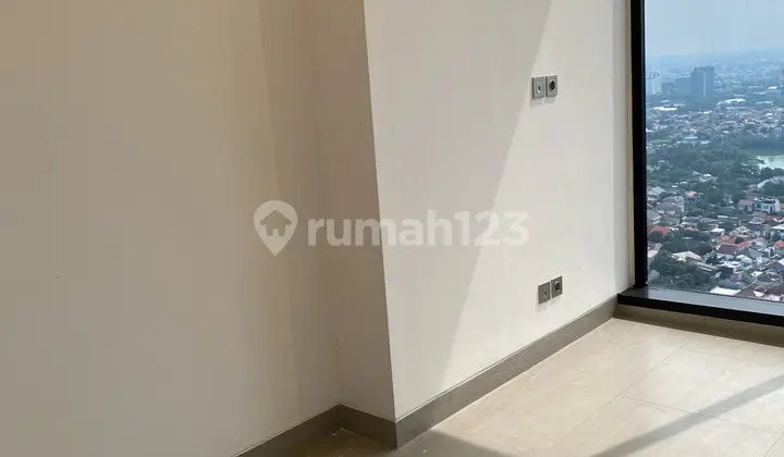 Ceiling Tinggi. 2 Bedroom Apartments Dijual Cepatdijual