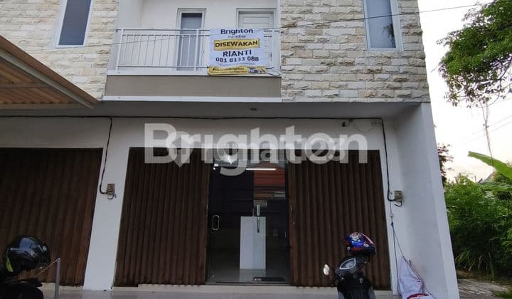 Ruko 2 Lantai di Pinggir Jalan Ramai Posisi Hook