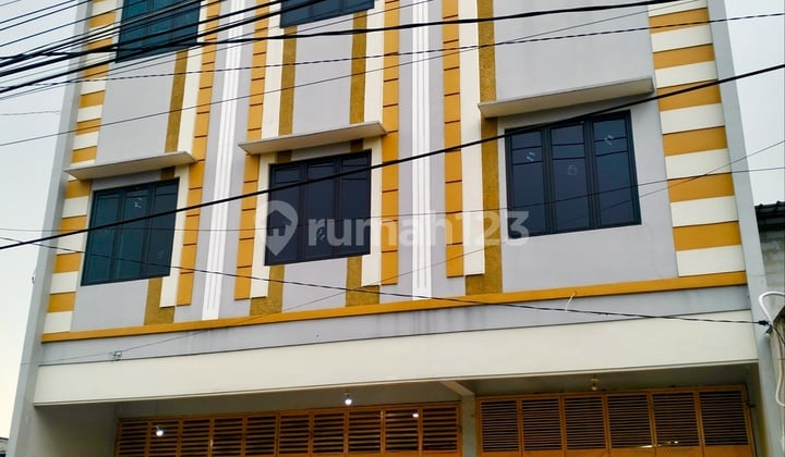 Triplex Shop House, Kali Baru, South Tambun, Unfurnished