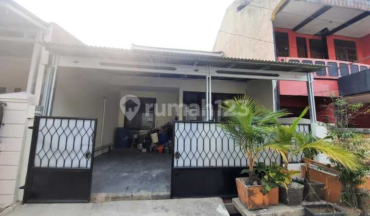 FOR SALE: House in Duta Kranji Housing Complex, Bintara, Bekasi City