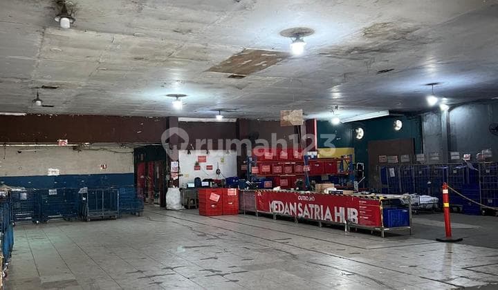 Disewakan Gudang Ex Ekspedisi di Pinggir Jalan Utama