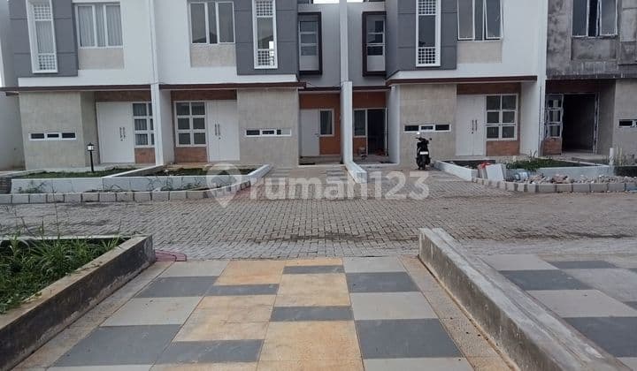 Rumah di Cinere Park View, Depok, Type 105/79 SHM