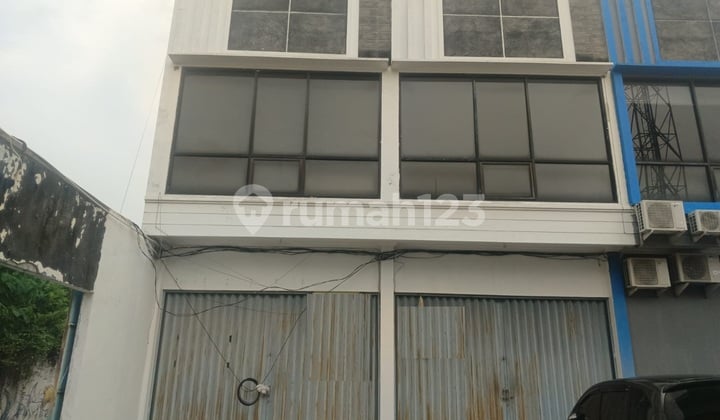 Ruko siap pakai di jalan Dr. Cipto Ruko siap pakai di jalan Dr. Cipto