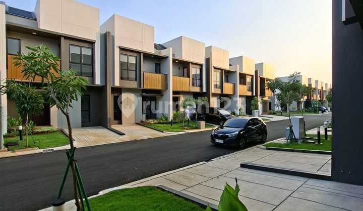 Rumah 2 Lantai Dalam Cluster Regia, Summarecon Crown Gading