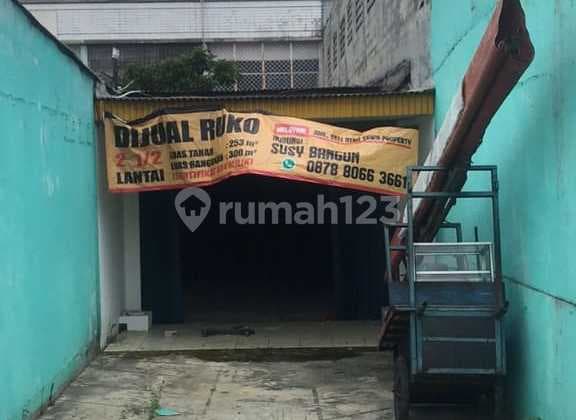 Ruko 2,5 Lantai di daerah strategis Ciracas, Jakarta Timur