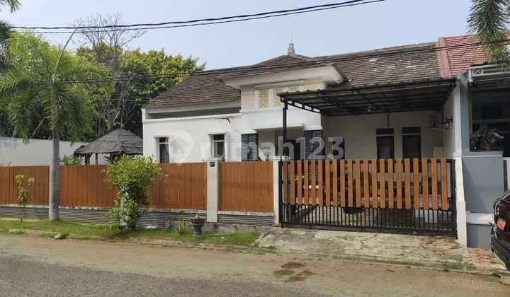 Rumah Pojok Dalam Cluster Aralia, Harapan Indah Bekasi