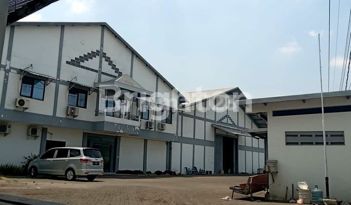 Warehouse factory 7000 meters in Cerme Gresik, main road, container accessible.