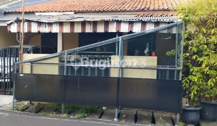 RUMAH HOEK BATUSARI, KEBON JERUK JAKARTA BARAT