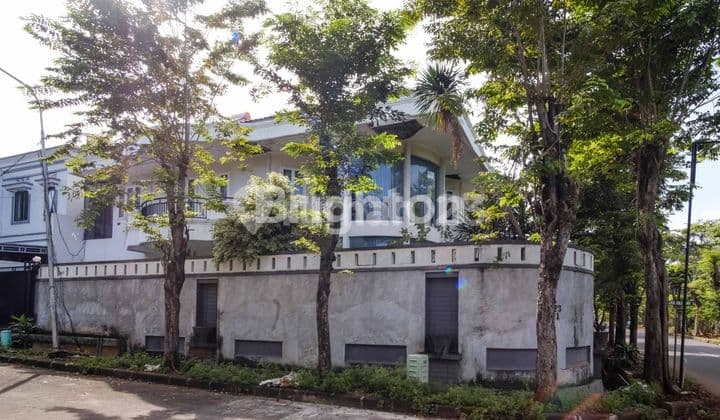 Rumah Mewah Siap Huni , Taman Kebun Jeruk. Intercon. kebun jeruk jakarta barat