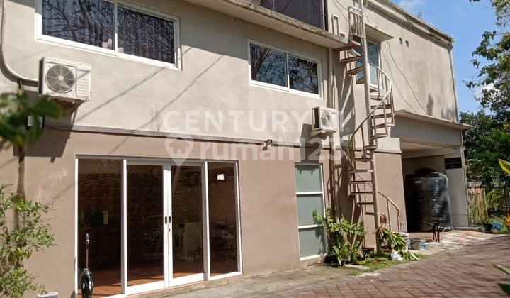 Rumah Kost Aktif 11 Kamar Di Perumahan Puri Bunga, Kuta Selatan