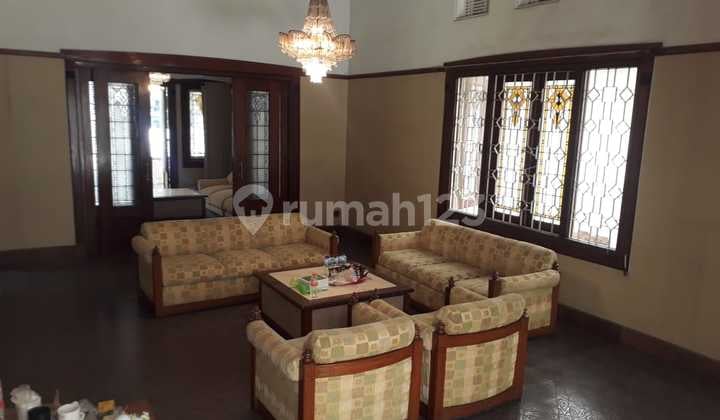 Rumah Heritage Didaerah Sayap Dago Kota Bandung