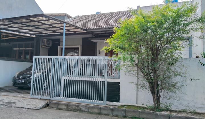Rumah Taman holis indah 1 Dekat Sekolah Strategis