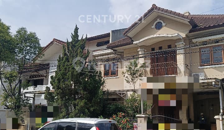 Sweet Home in Batununggal, Ready to Move In, Wide Street