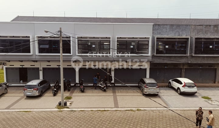 New Ready-to-Use Shophouse in Batununggal Rahayu