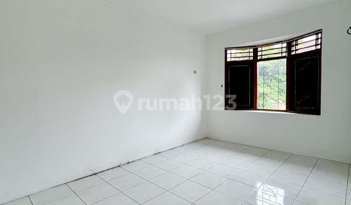 For Sale Rumah Asri Dalam Komplek Posisi Hoek Di Rempoa, Tangerang Selatan