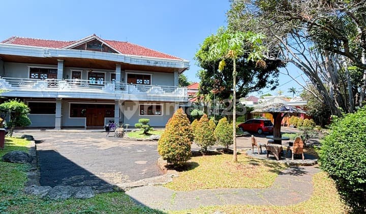 For Sale Rumah Dengan Halaman Luas Di Cikini Bintaro, Tangerang Selatan