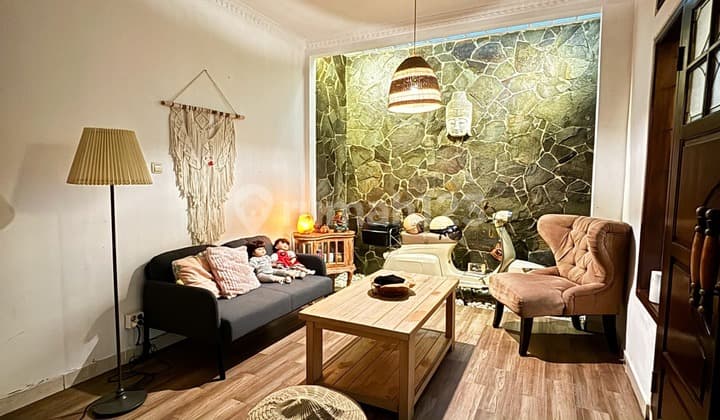 For Sale Rumah Minimalis Semi Furnish 2,5 Lantai Siap Huni Di Rempoa, Tangerang Selatan