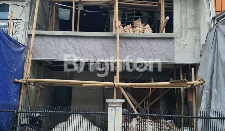 RUMAH GREEN GARDEN JAKARTA BARAT