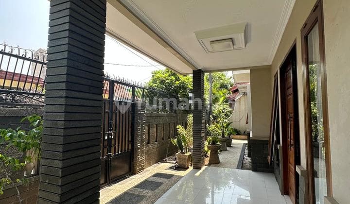 For Sale: A house in the Guruminda Complex, Soekarno Hatta, Bandung.